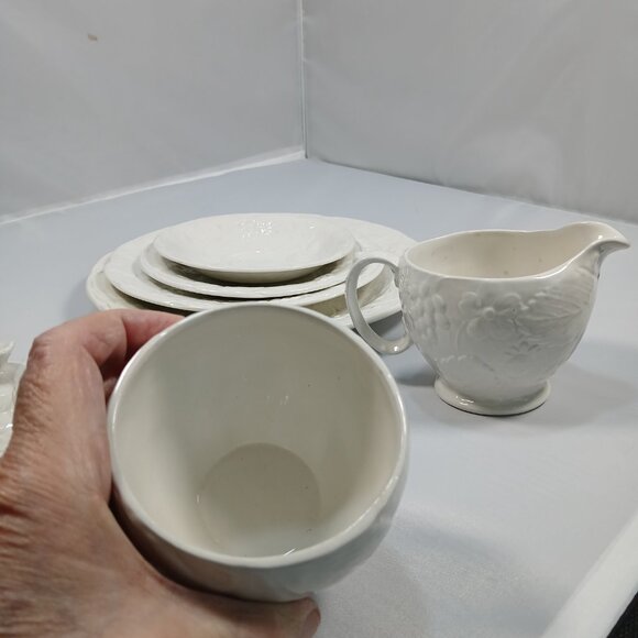 Cuthbertson's Burleigh Davenport Set Of Strawberry  Grape Leaf White Dinnerware - Picture 14 of 16